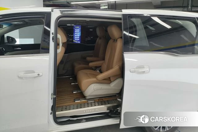 Buick GL8 2022 Белый из Китая, фото 3
