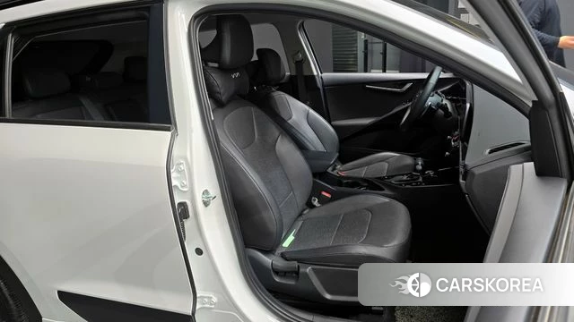 Kia Di Ol Nu Niro 2022 Белый из Кореи, фото 3
