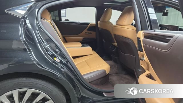 Lexus ES300h 7th generation 2019 Черный из Кореи, фото 3