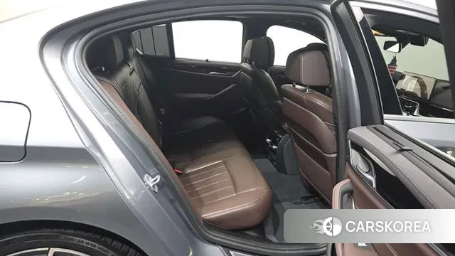 BMW 5 Series (G30) 2023 Серый из Кореи, фото 3