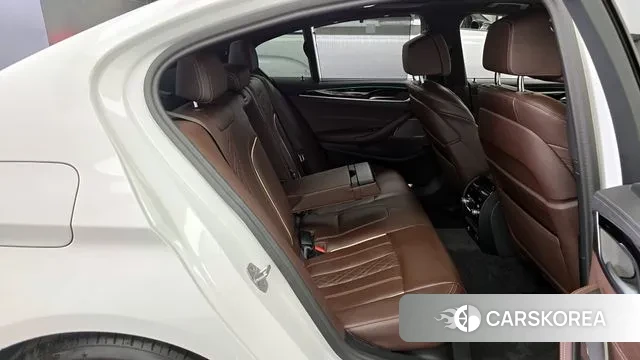 BMW 5 Series (G30) 2023 Белый из Кореи, фото 3