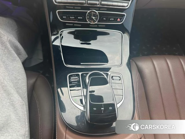 Mercedes-Benz E-Class W213 2018 Белый из Кореи, фото 3