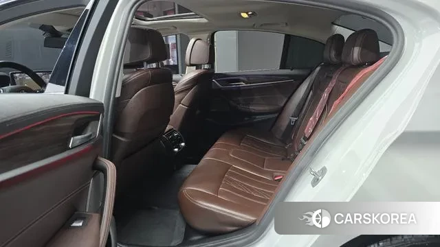 BMW 5 Series (G30) 2020 Белый из Кореи, фото 3