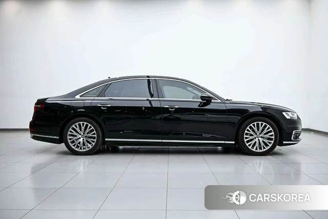 Audi A8 PHEV 2022 Черный из Китая, фото 3
