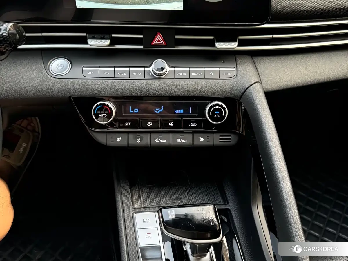 Hyundai Elantra 2023 Белый из Китая, фото 3