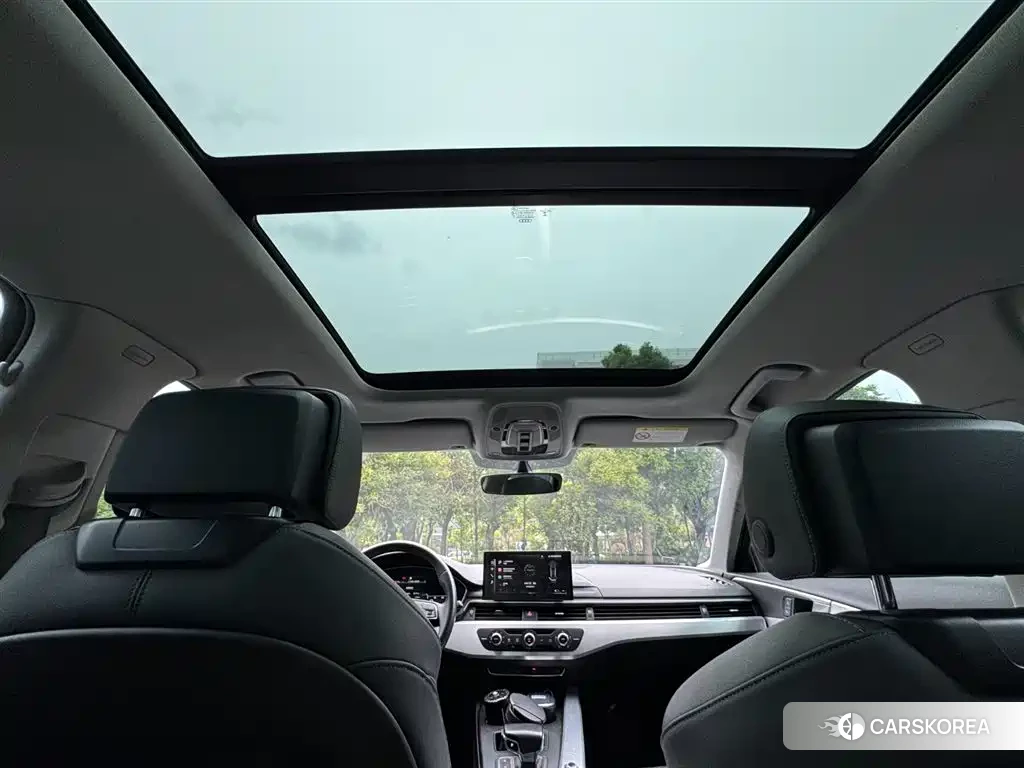 Audi A4L 2021 Silver/gray из Китая, фото 3