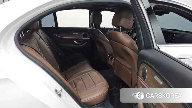 Mercedes-Benz E-Class W213 2021 Белый из Кореи, фото 3