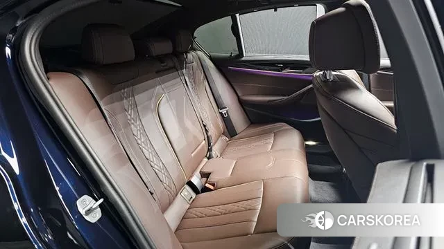 BMW 5 Series (G30) 2023 Черный из Кореи, фото 3