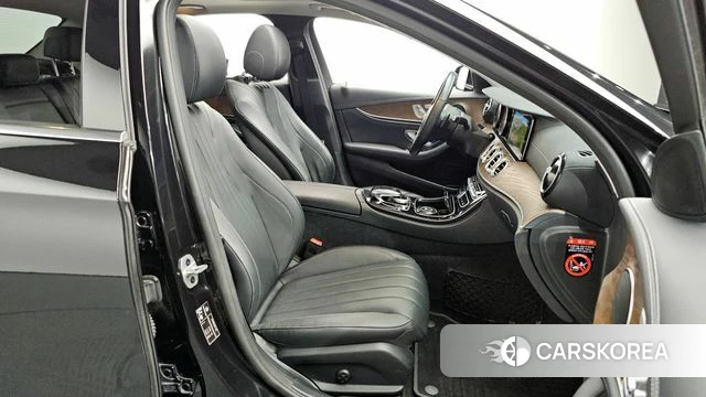 Mercedes-Benz E-Class W213 2019 Черный из Кореи, фото 3