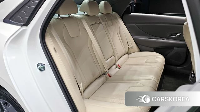 Hyundai The New Avante (CN7) 2025 Белый из Кореи, фото 3