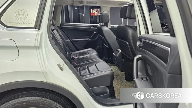 Volkswagen Tiguan second Generation 2018 Белый из Кореи, фото 3