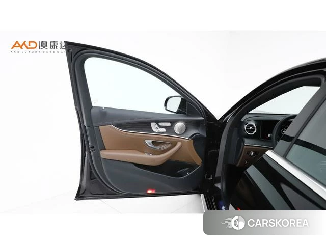Mercedes-Benz E-class 2022 Черный из Китая, фото 3