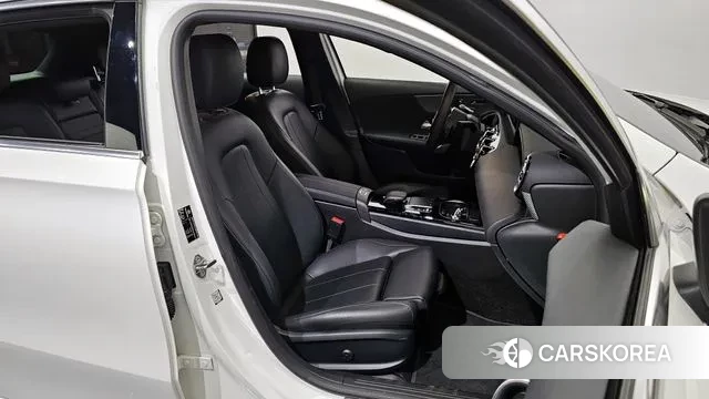 Mercedes-Benz A-Class W177 2022 Белый из Кореи, фото 3