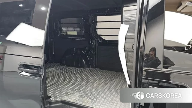 Hyundai Staria 2024 Черный из Кореи, фото 3