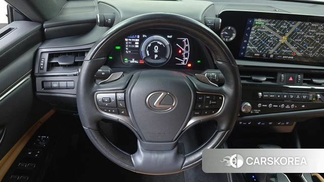 Lexus ES300h 7th generation 2022 Белый из Кореи, фото 3