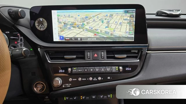Lexus ES300h 7th generation 2023 Серебристо-серый из Кореи, фото 3