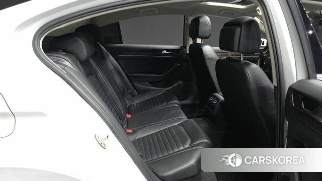 Volkswagen Passat GT (B8) 2018 Белый из Кореи, фото 3