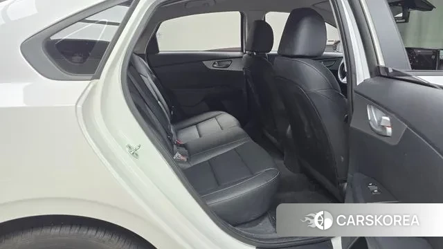 Kia The New K3 2nd generation 2022 Белый из Кореи, фото 3