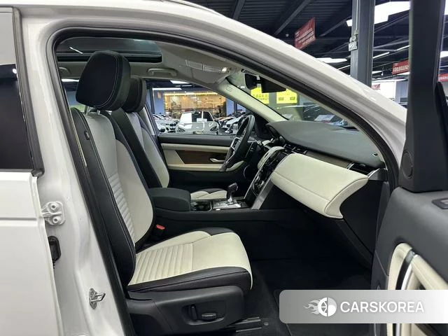 Land Rover Discover Sports PHEV 2022 Белый из Китая, фото 3