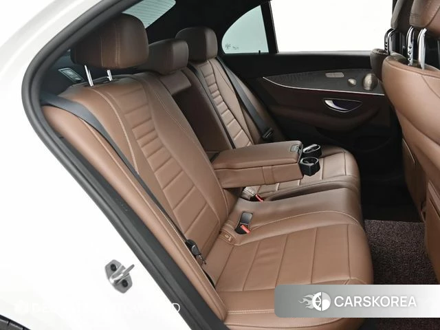 Mercedes-Benz E-Class W213 2022 Белый из Кореи, фото 3