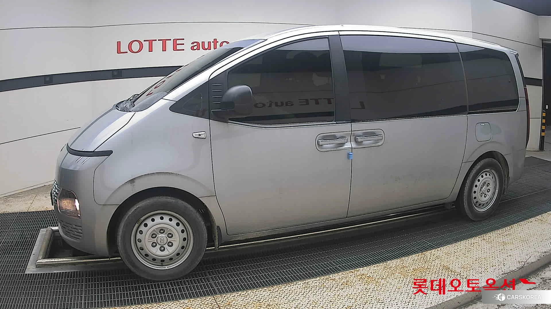 Hyundai Staria 2022 Shimmering Silver Metallic из Кореи, фото 3