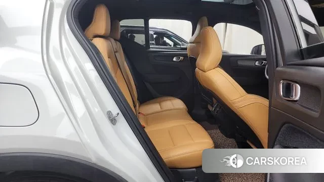 Volvo XC40 2022 Белый из Кореи, фото 3