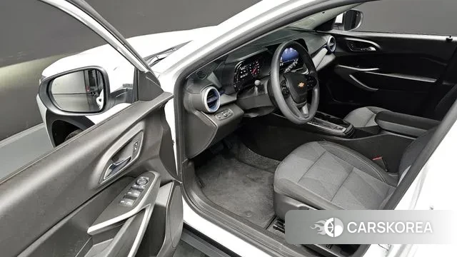 Chevrolet (GM Daewoo) Trax Crossover 2023 Белый из Кореи, фото 3