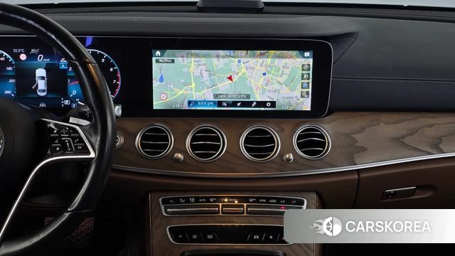 Mercedes-Benz E-Class W213 2022 Белый из Кореи, фото 3