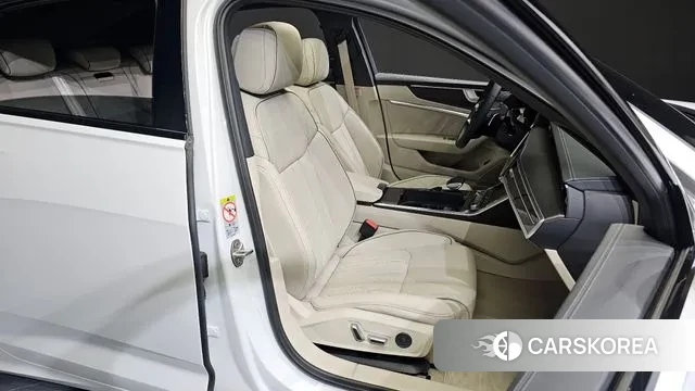 Audi A6 (C8) 2025 Белый из Кореи, фото 3