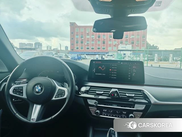 BMW 5 series 2021 Черный из Китая, фото 3