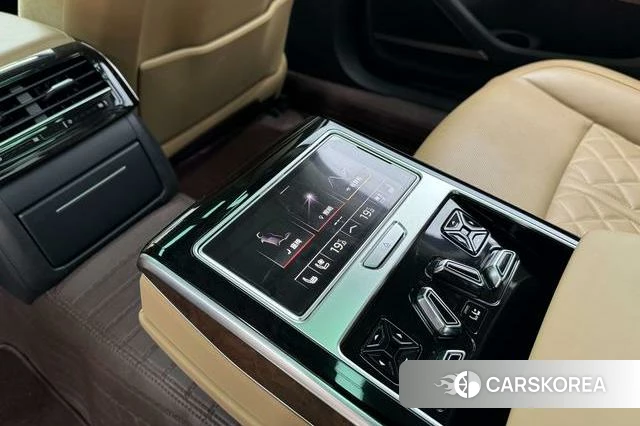 Audi A8 2021 Черный из Китая, фото 3
