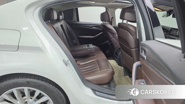 BMW 5 Series (G30) 2018 Белый из Кореи, фото 3