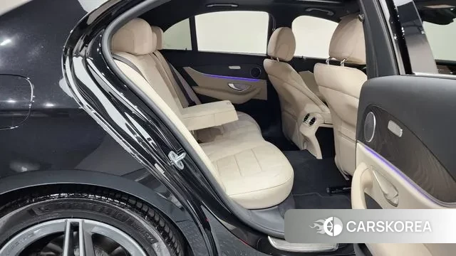 Mercedes-Benz E-Class W213 2023 Черный из Кореи, фото 3