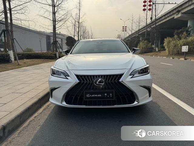 Lexus ES 2023 Белый из Китая, фото 3