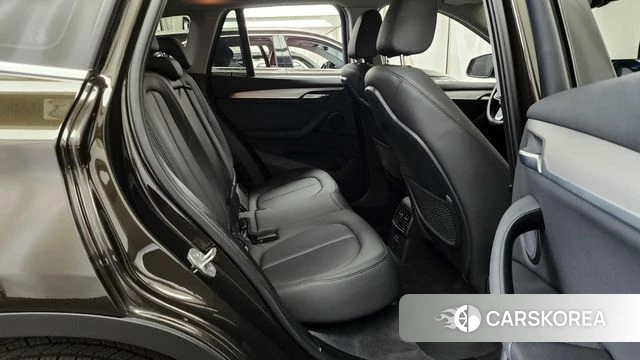 BMW X1 (F48) 2020 Песочный из Кореи, фото 3