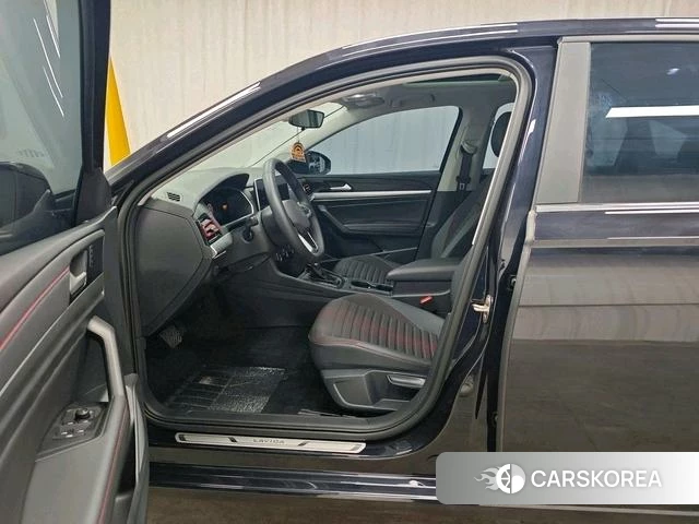 Volkswagen Lavida 2024 Черный из Китая, фото 3