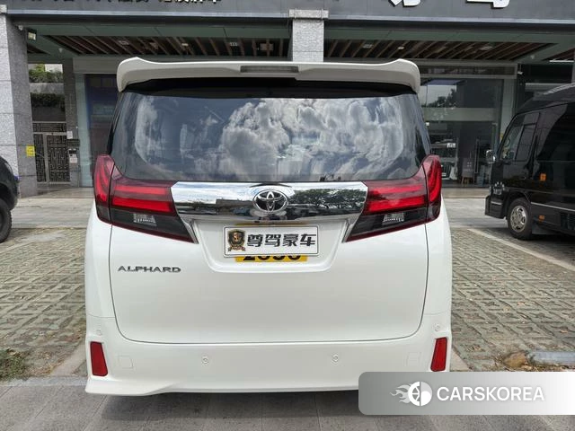 Toyota Elfa 2026 Белый из Китая, фото 3