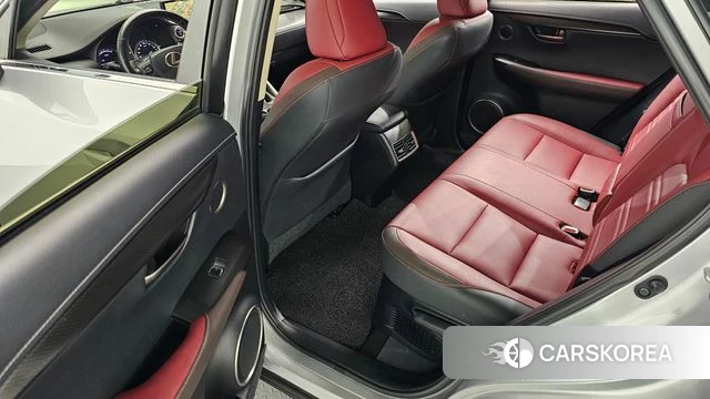 Lexus NX300h 2018 Серебряный из Кореи, фото 3