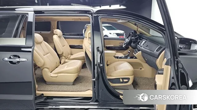 Kia The New Carnival 2018 Черный из Кореи, фото 3