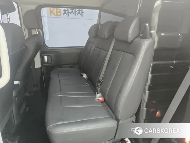 Hyundai Staria 2024 Белый из Кореи, фото 3