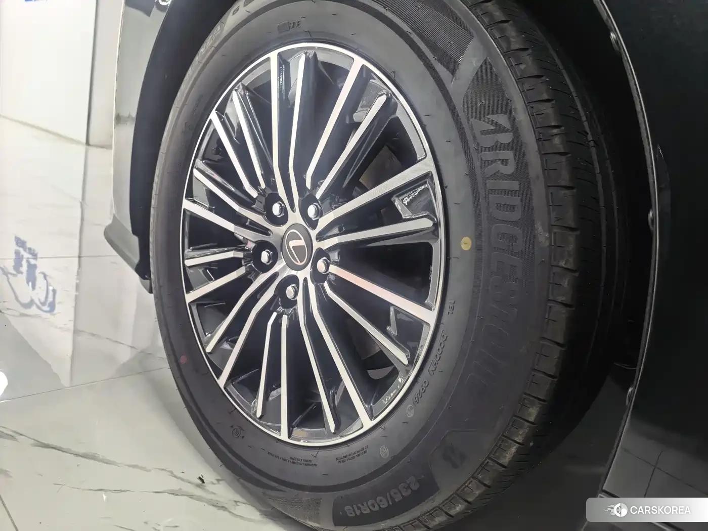 Lexus ES 2026 Черный из Китая, фото 4