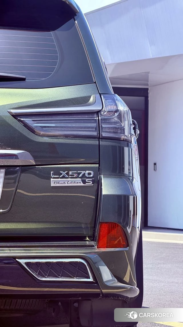 Lexus LX 2023 Зеленый из Китая, фото 3