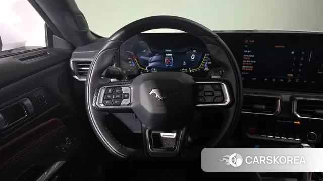 Ford Mustang 7th Generation 2024 Белый из Кореи, фото 3