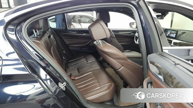 BMW 5 Series (G30) 2018 Черный из Кореи, фото 3