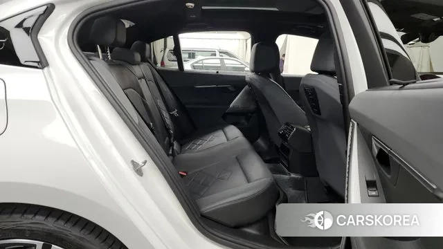 BMW 5 Series (G60) 2023 Белый из Кореи, фото 3