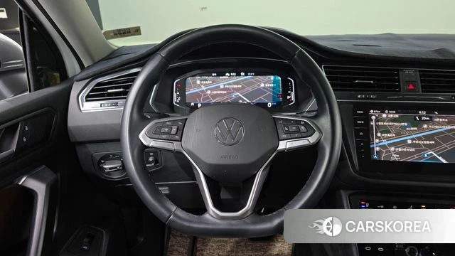 Volkswagen Tiguan Allspace 2023 Белый из Кореи, фото 3