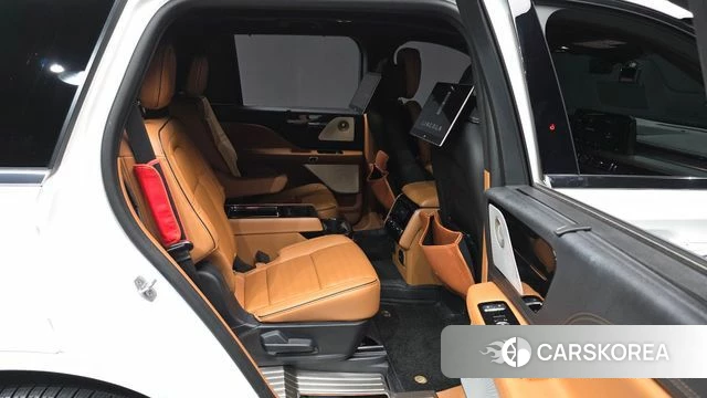 Lincoln Aviator 2nd generation 2025 Белый из Кореи, фото 3