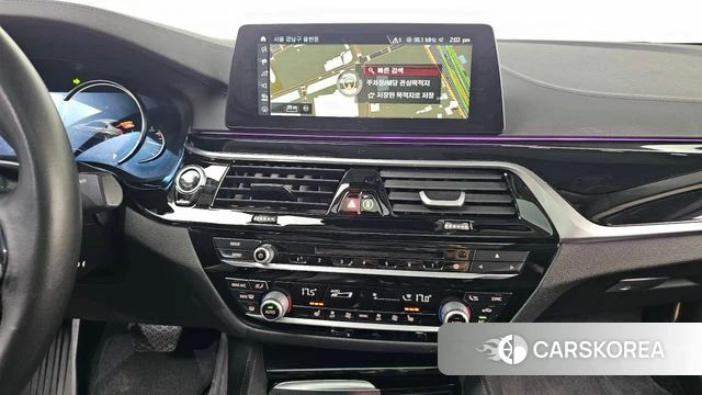 BMW 5 Series (G30) 2018 Белый из Кореи, фото 3