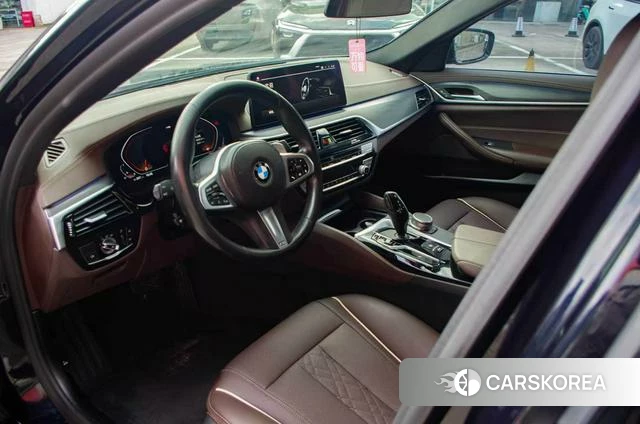 BMW 5 series 2021 Черный из Китая, фото 3