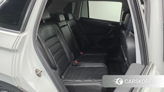 Volkswagen Tiguan second Generation 2019 Белый из Кореи, фото 3